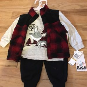 Kids headquarters nwt 12m set